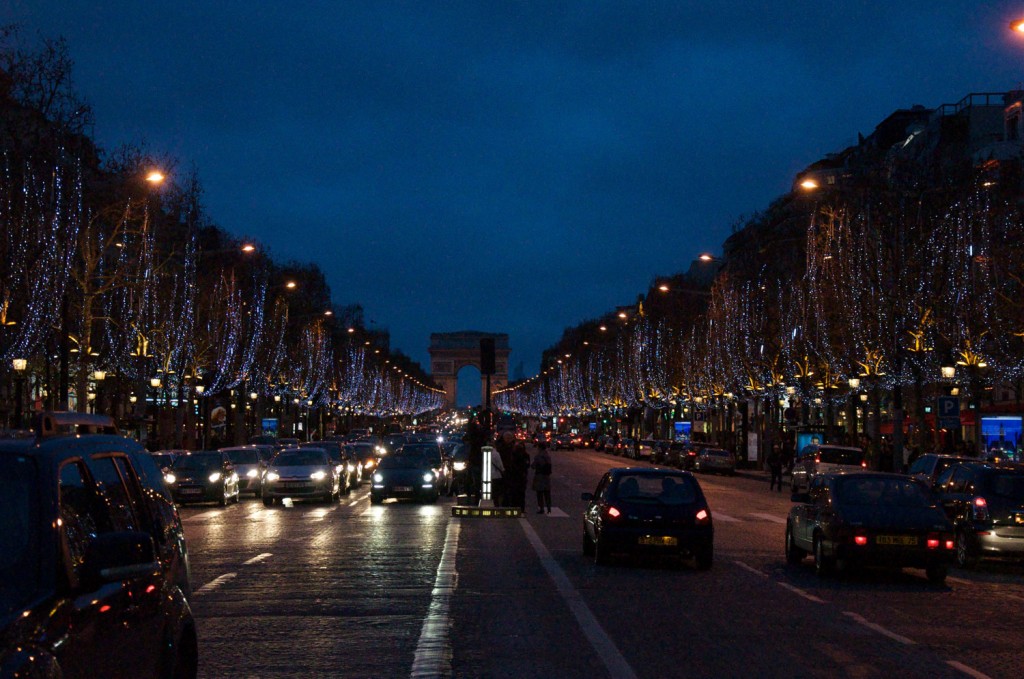 Večer na Elizejskih poljanah