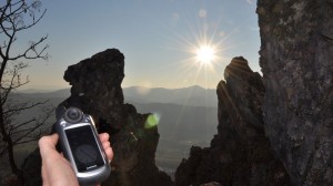 01-Geocachers_sunset-by_markpolona