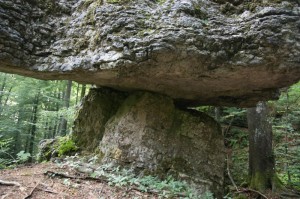 Plošča ni "pritrjena" na steber