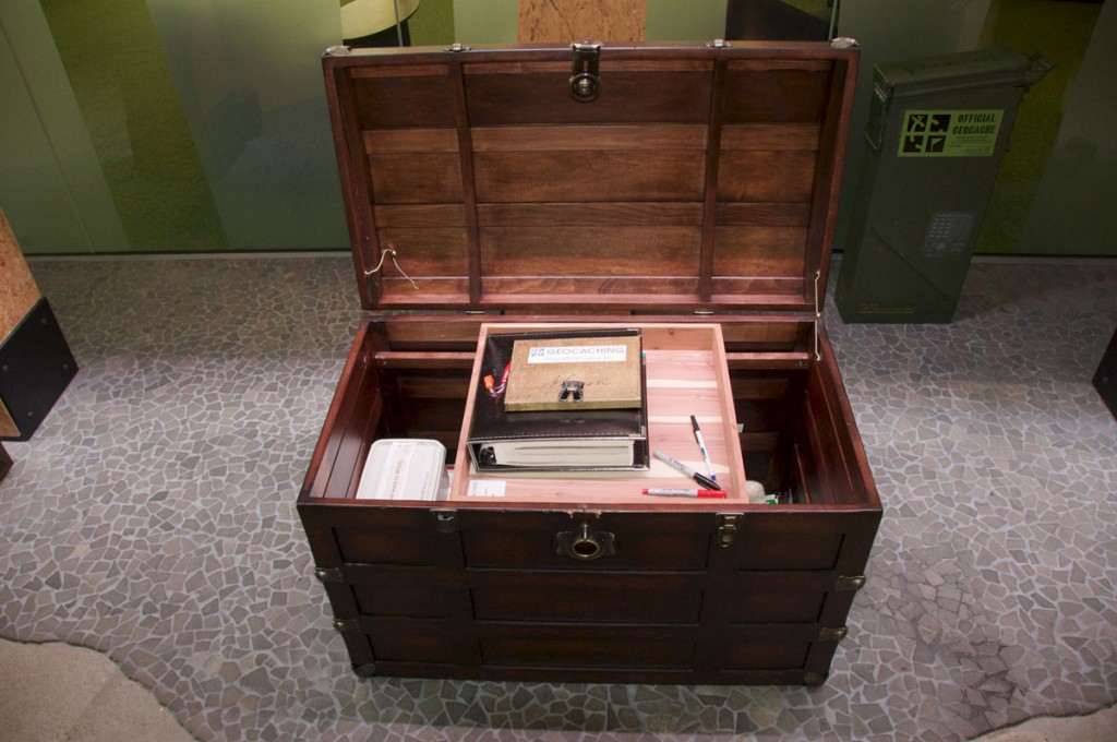 Zaklad v središču geolovskega vesolja