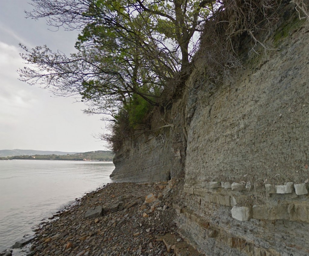 Klif pri Debelem Rtiču (vir: Google Street View)