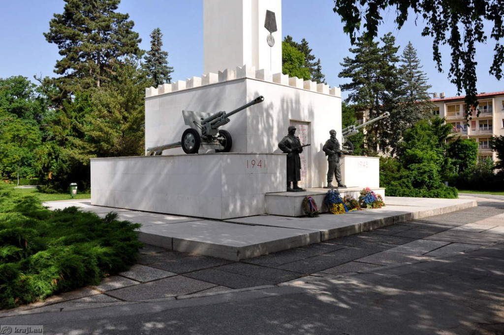 DSC_6154_murska_sobota_spomenik_zmage_big