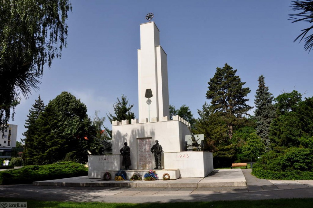 DSC_6159_murska_sobota_spomenik_zmage_big