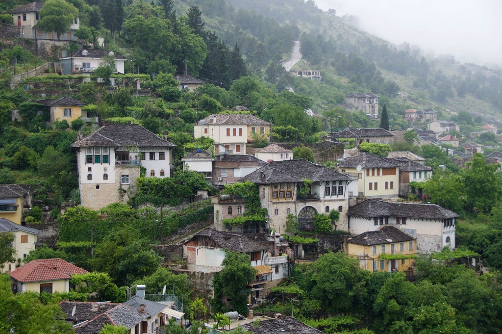 Gjirokaster: otomanska arhitektura v starem delu mesta.