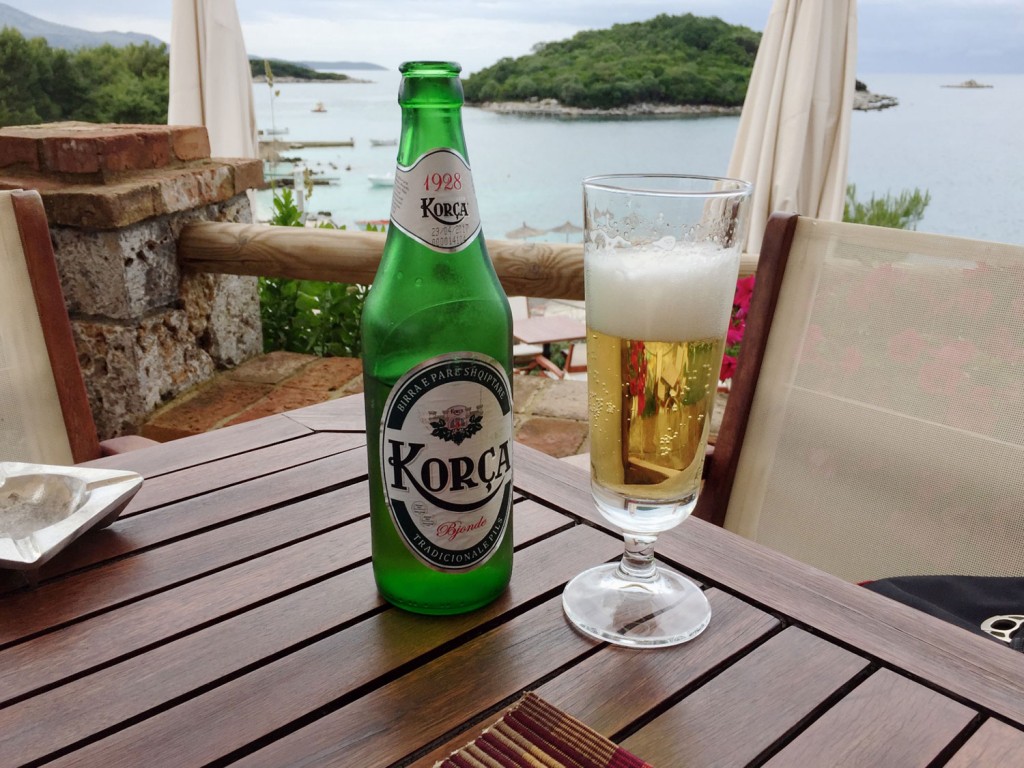 Je zaklad na mizi ali na otočku?