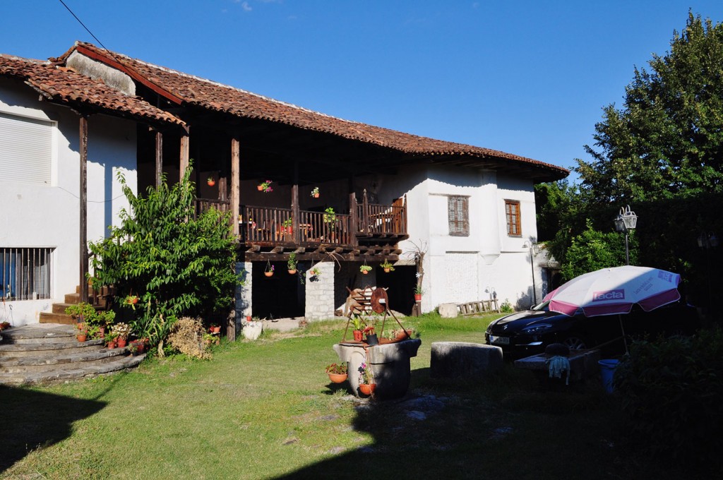 Prenočišče z zajtrkom ali etnografski muzej?