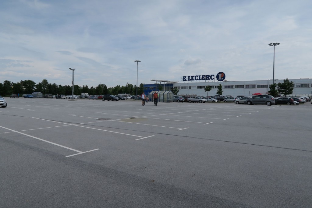 Še skoraj prazno zbirno mesto