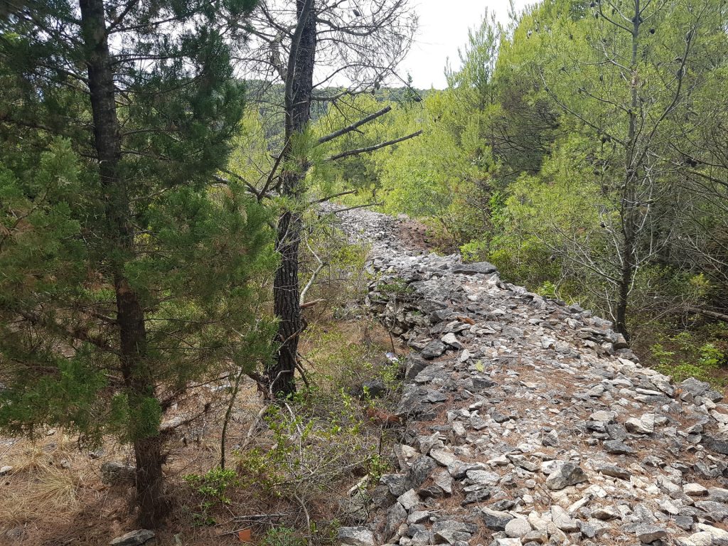 Suhozid ... ko ti uhe zaploskajo, ko ga vidiš