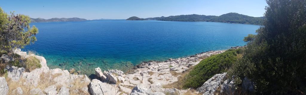 Rutnjak - majhen otok s krasno plažo
