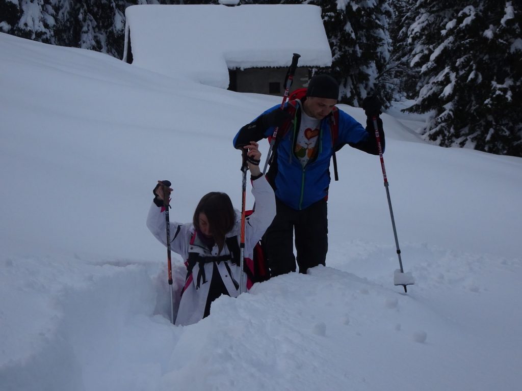 Padec v luknjo. Sledi reševanje