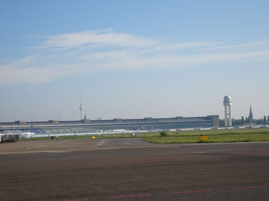 Zapuščeno letališče