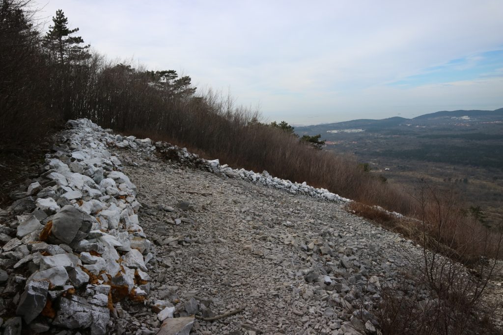 Pogled od Tita (strma pot) proti Italiji